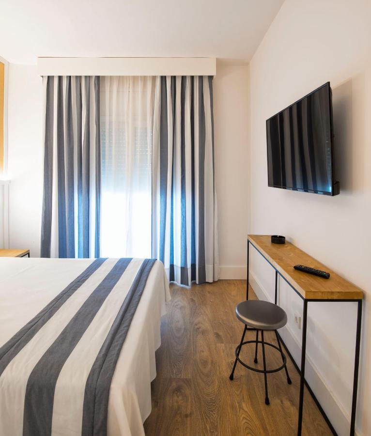 Hotel Els Pins Platja d'Aro Exterior photo